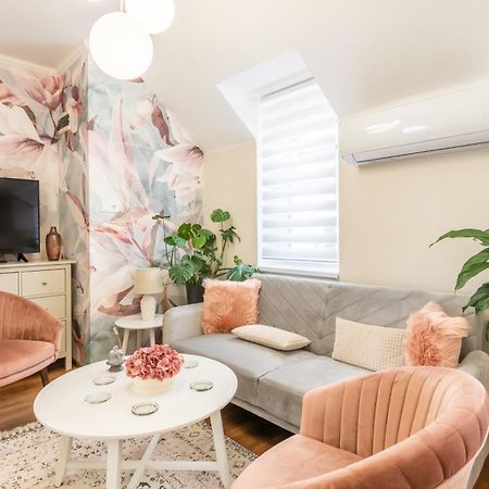 Monarchia Apartman Pearl Mosonmagyarovar Luaran gambar