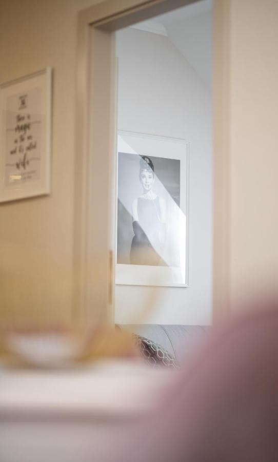Monarchia Apartman Pearl Mosonmagyarovar Luaran gambar