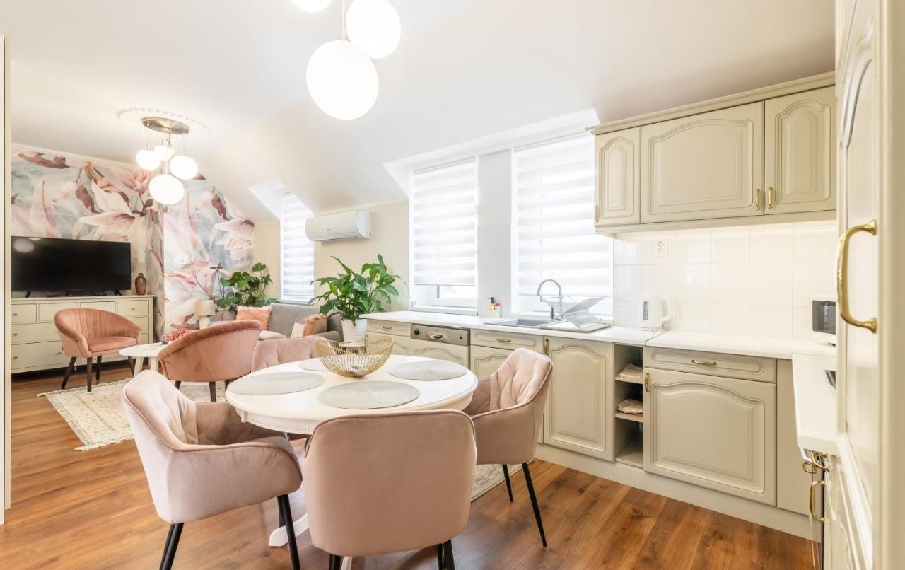 Monarchia Apartman Pearl Mosonmagyarovar Luaran gambar