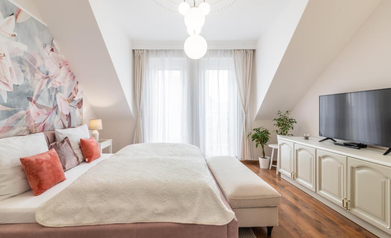 Monarchia Apartman Pearl Mosonmagyarovar Luaran gambar